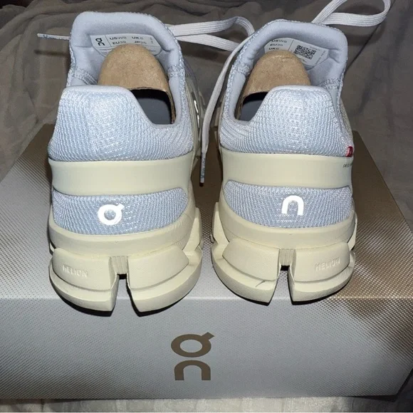 On Running Sneakers Cloudswift 3 AD - size 8 - Heather and cream - NEW IN BOX - Picture 14 of 16